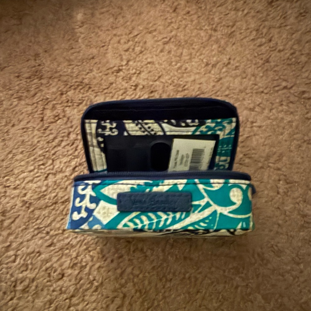 Vera Bradley Blue and White Pill Case - Picture 3 of 4